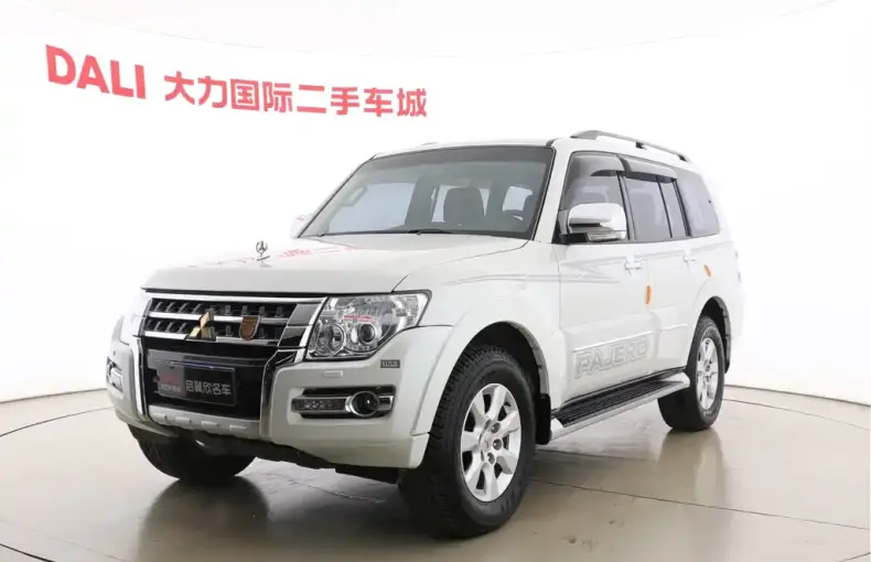 Mitsubishi Pajero (Import) 2020 из Китая