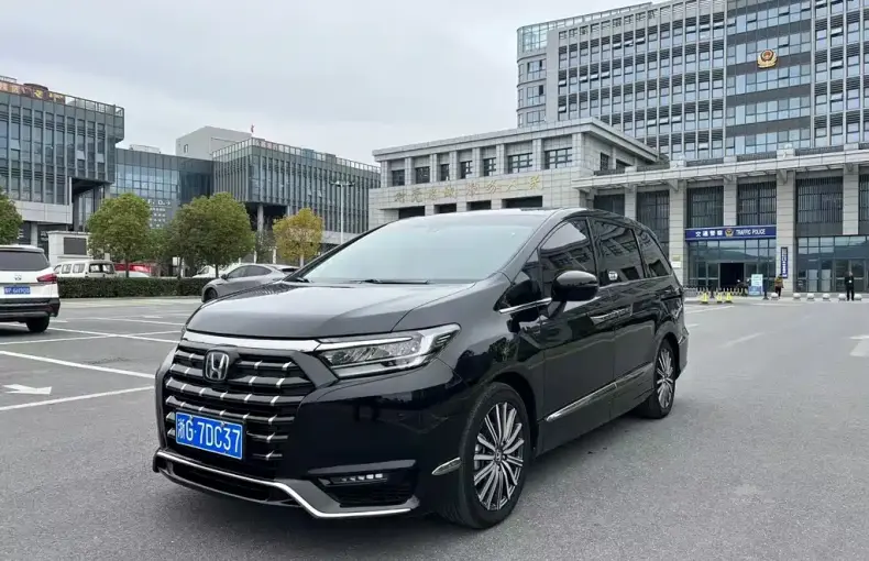 Honda Elysion 2023 из Китая