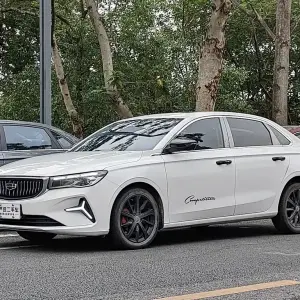 Geely Emgrand 2023 из Китая