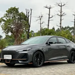 Changan UNI-V 2024 из Китая