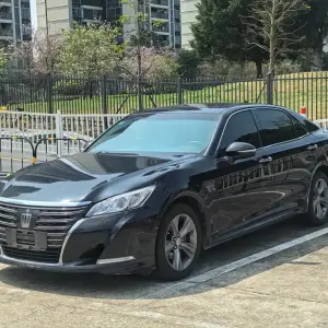 Toyota Crown 2016 из Китая