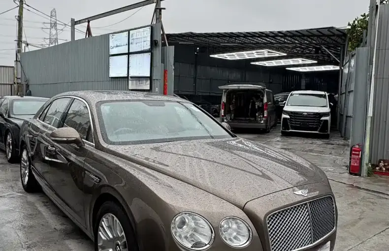 Bentley Flying Spur 2015 из Китая