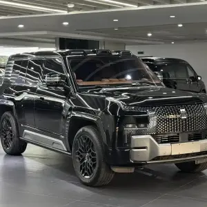 Yangwang Yangwang U8 2024 1197 л.с. из Китая