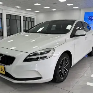 Volvo V40 2017 152 л.с. 152 л.с. из Китая