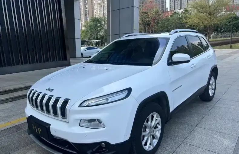 Jeep Cherokee 2016 из Китая