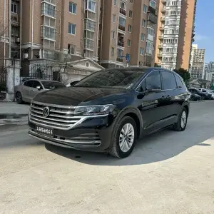 Volkswagen Viloran 2023 186 л.с. из Китая