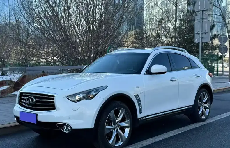 Infiniti QX70 2015 из Китая