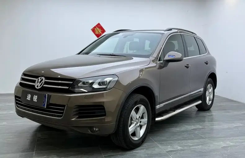 Volkswagen Touareg 2011 из Китая