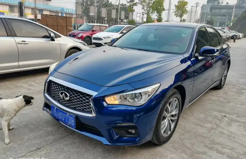 Infiniti Q50L 2018 из Китая
