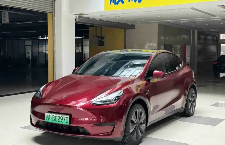 Tesla Model Y 2023 из Китая