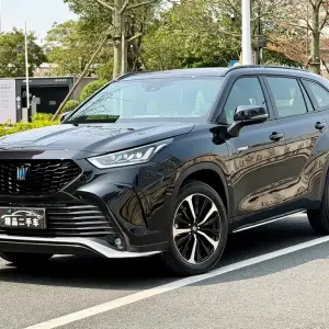 Toyota Crown Kluger 2024 из Китая