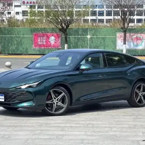 MG MG7 2025 261 л.с. из Китая
