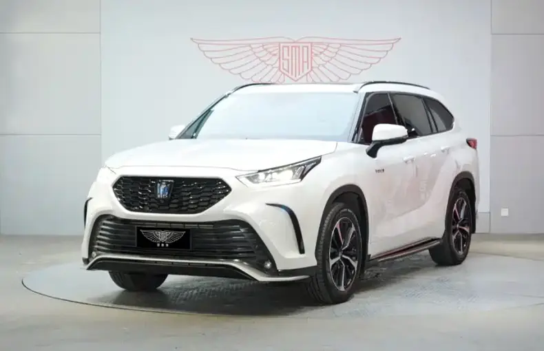 Toyota Crown Kluger 2023 из Китая