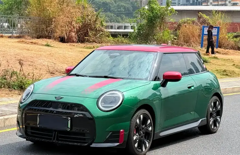 MINI 电动MINI JCW 2025 из Китая