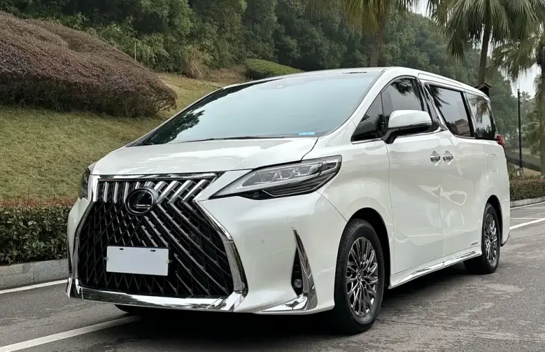 Lexus LM 2020 из Китая