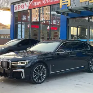 BMW 7 Series 2025 340 л.с. из Китая