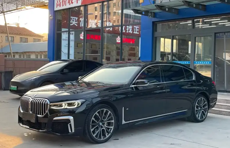 BMW 7 Series 2025 из Китая