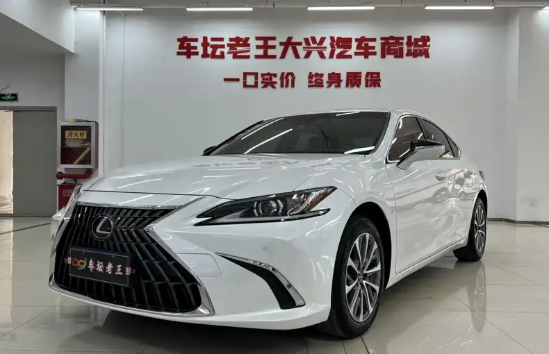 Lexus ES 2022 из Китая