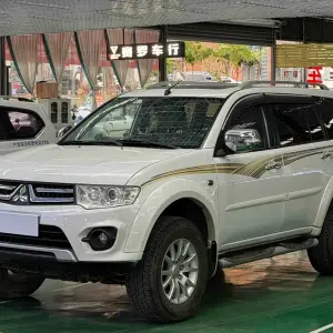 Mitsubishi Pajero Sport 2017 из Китая