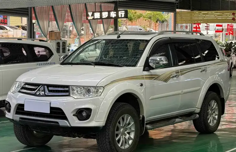 Mitsubishi Pajero Sport 2017 из Китая