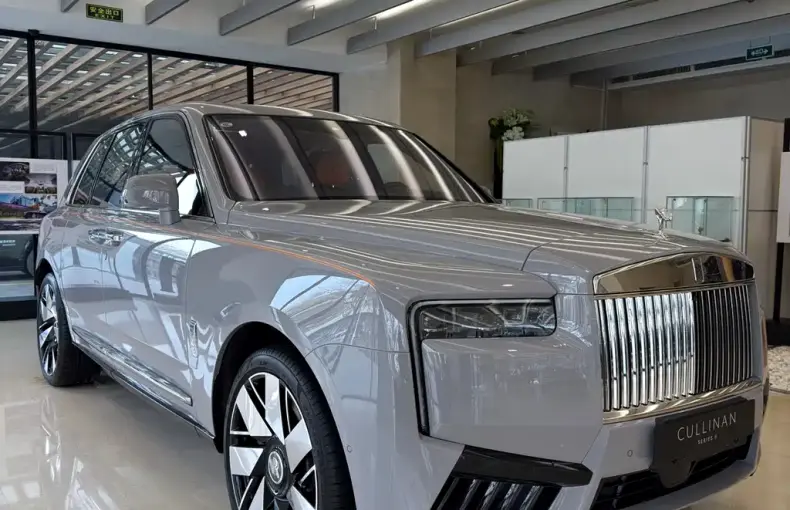 Rolls-Royce Cullinan из Китая