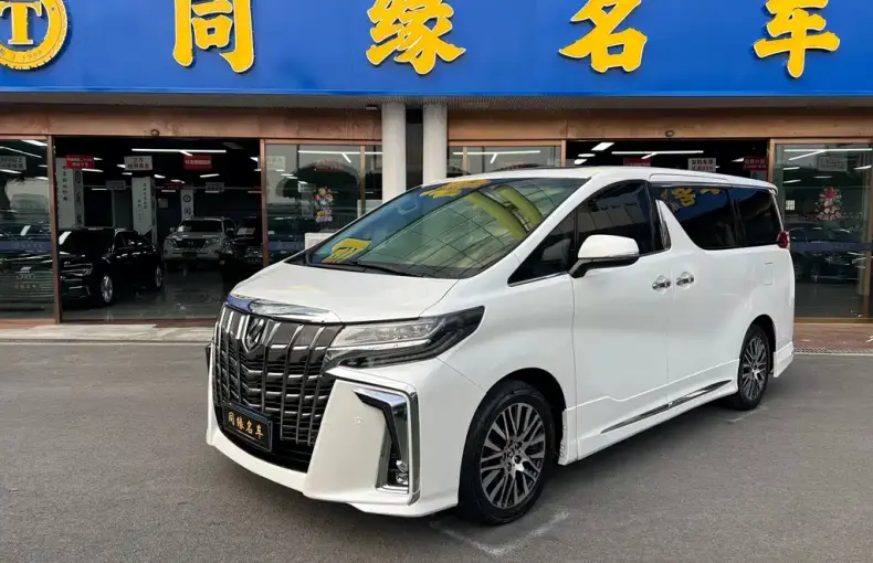 Toyota Alphard 2020 из Китая
