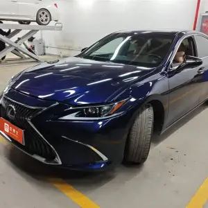 Lexus ES 2019 из Китая