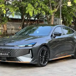 Changan UNI-V 2024 из Китая