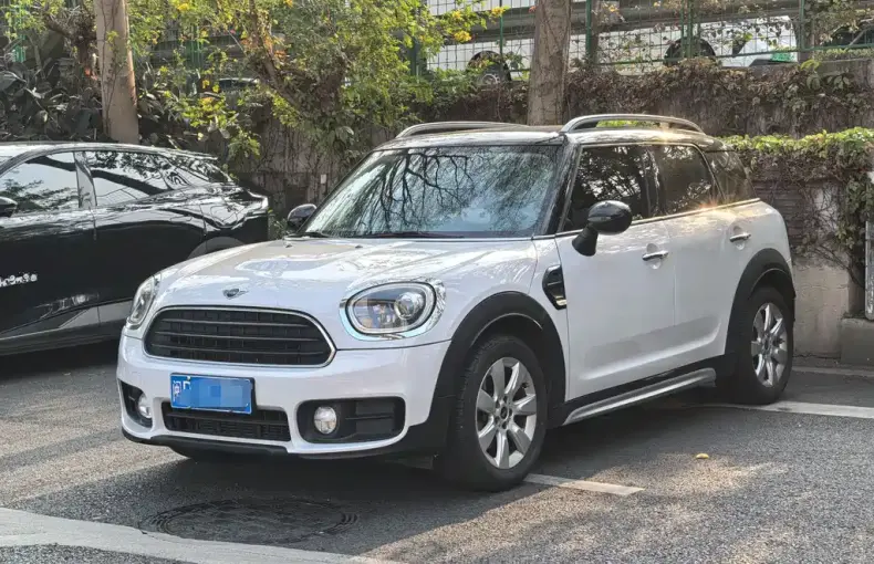 MINI Mini Countryman 2019 из Китая