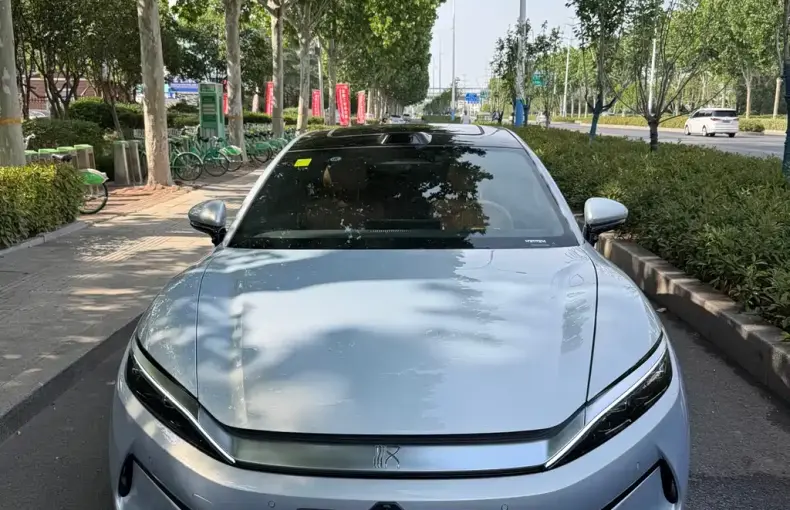 BYD 汉L 2025 из Китая