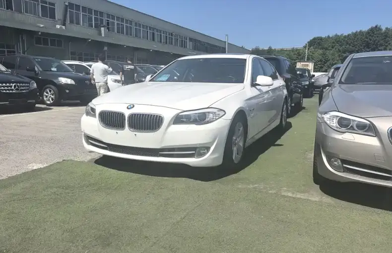 BMW 5 Series 2011 из Китая