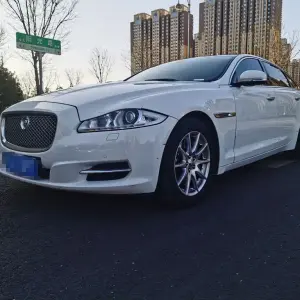 Jaguar XJ 2011 из Китая