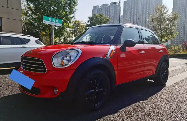 MINI Mini Countryman 2012 из Китая
