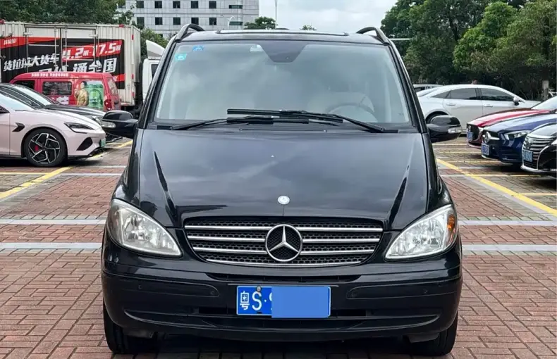Mercedes-Benz Viano 2010 из Китая