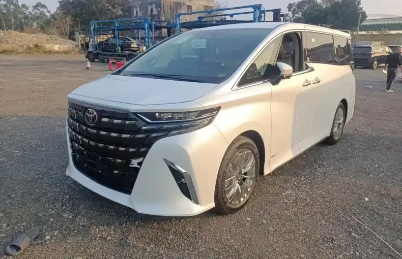 Toyota Alphard из Китая