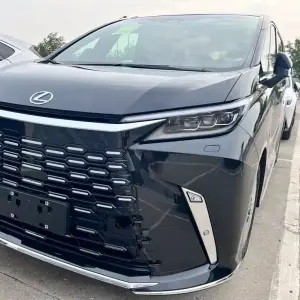Lexus LM из Китая
